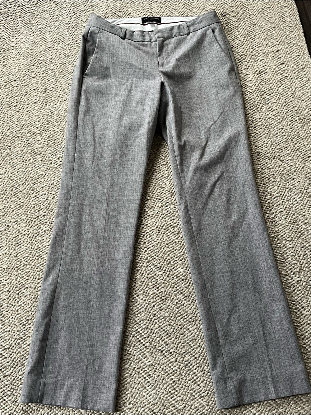 Women’s Size 2 Light Gray Banana Republic Logan Dress Pants
